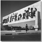 Plaza Tahrir, Bagdad, 1960. Latif Al-Ani. Colección Latif Al-Ani. Cortesía de Arab Image Foundation