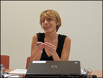 Silvia  L. Gil durante su intervención en el seminario 'Agenciamientos contra-neoliberales: coaliciones micro-políticas desde el sida'