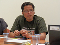 Gonzalo Cid durante su intervención en el seminario 'Agenciamientos contra-neoliberales: coaliciones micro-políticas desde el sida'
