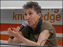 Silvia Federici durante su intervención en la UNIA