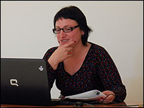Carmen Pulpón durante su intervención en el encuentro que la PIE.FMC organizó en Sevilla entre los días 19 y 21 de noviembre de 2013
