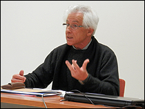 Antonio Mandly durante su intervención en el encuentro que la PIE.FMC organizó en Sevilla entre los días 19 y 21 de noviembre de 2013