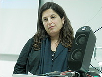 Mercedes G. Jiménez durante su intervención en 'Sobre fronteras y cuerpos desplazados: Diálogos inter-epistémicos'
