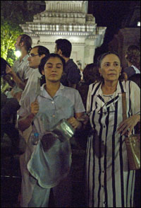 Imagen de un "cacerolazo" contra el proyecto del gobierno de Cristina Fernández de Kirchner de aumentar los impuestos a las exportaciones de grano
